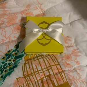 Kendra Scott gift box with bow